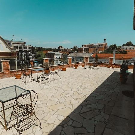 Hotel Verdzi Кутаиси Екстериор снимка