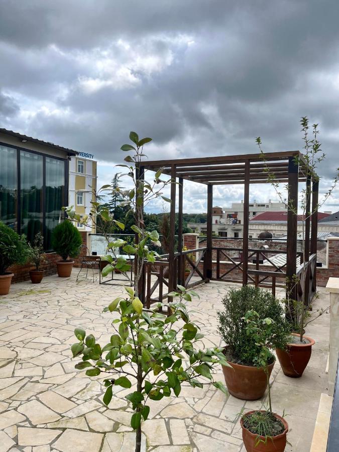Hotel Verdzi Кутаиси Екстериор снимка
