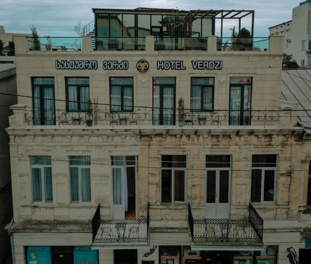Hotel Verdzi Кутаиси Екстериор снимка