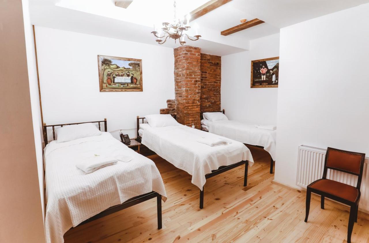 Hotel Verdzi Кутаиси Екстериор снимка