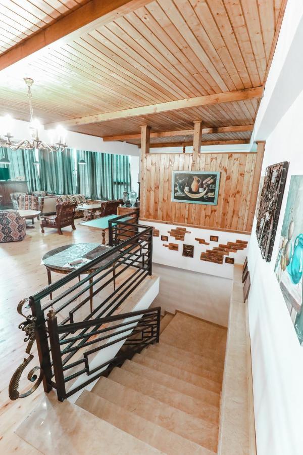 Hotel Verdzi Кутаиси Екстериор снимка