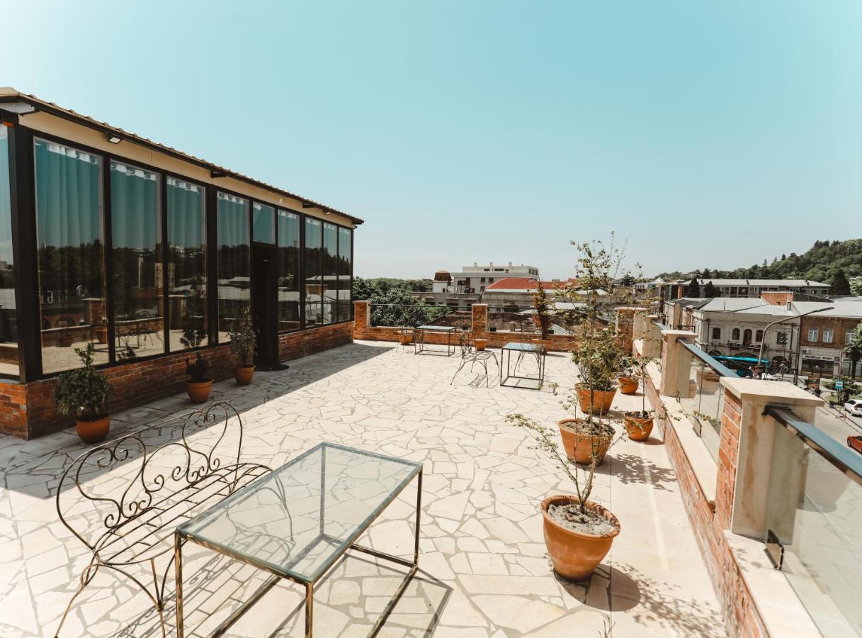 Hotel Verdzi Кутаиси Екстериор снимка