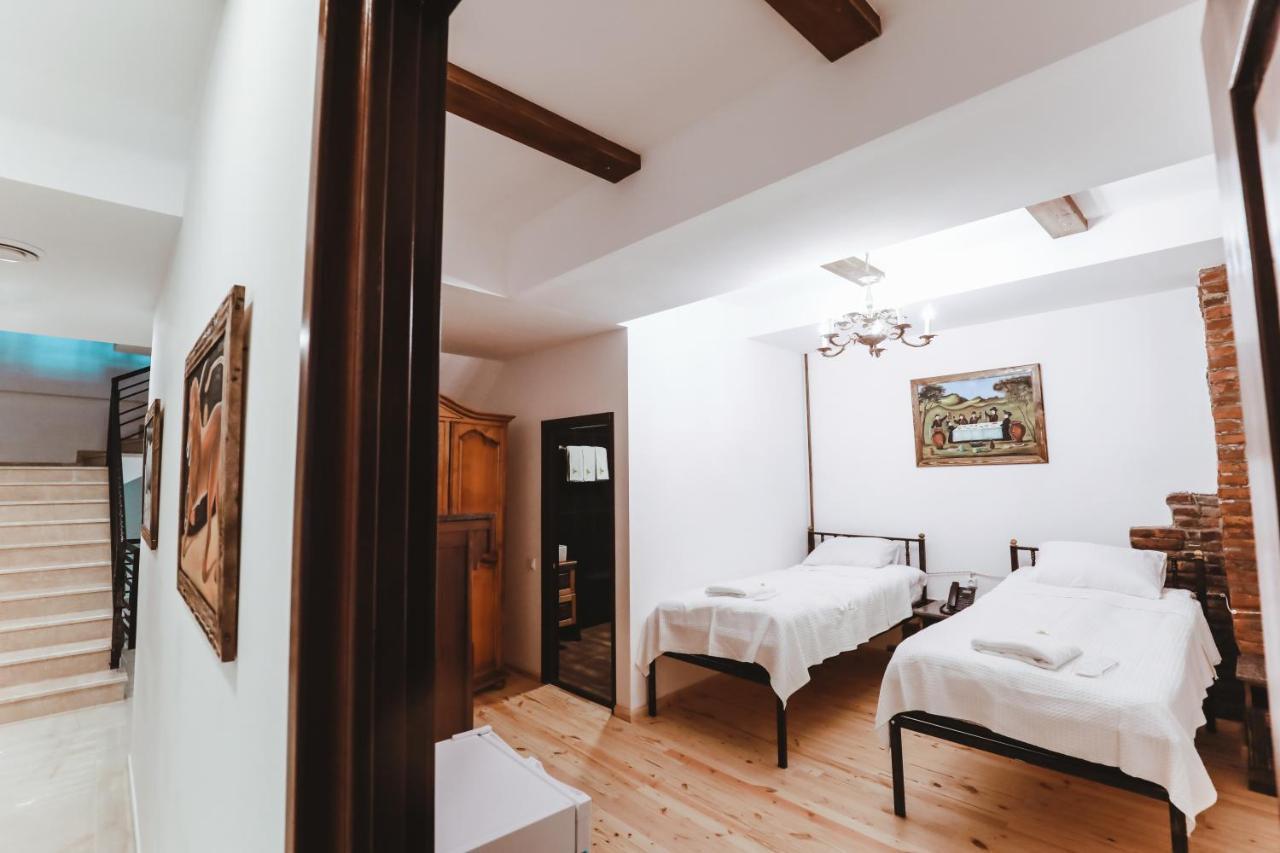 Hotel Verdzi Кутаиси Екстериор снимка