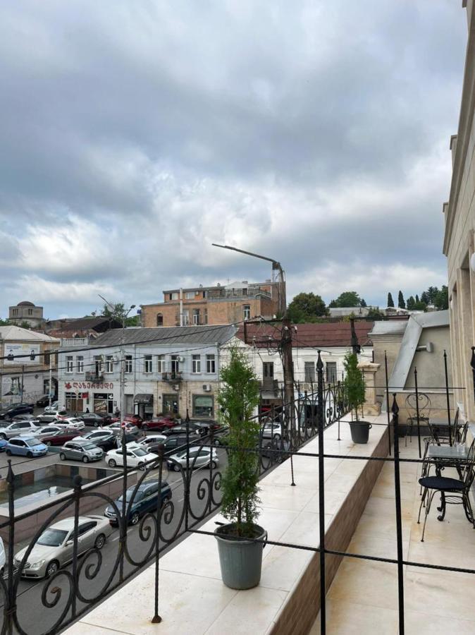 Hotel Verdzi Кутаиси Екстериор снимка
